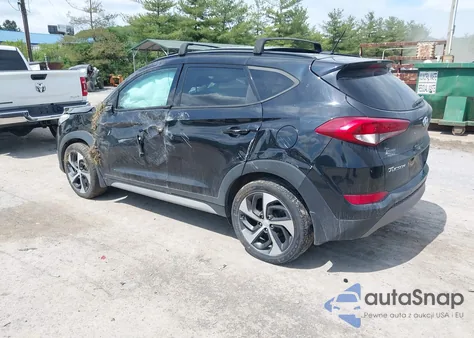 2017 Hyundai Tucson Value z USA, uszkodzony, nr VIN KM8J3CA25HU566376